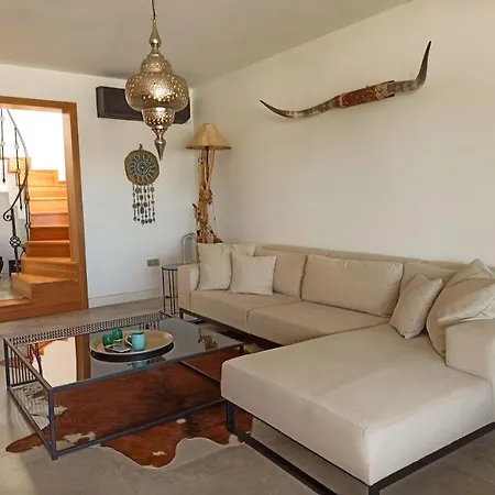 3 Bedroom With Great View Walking Distance To Marina Вилла