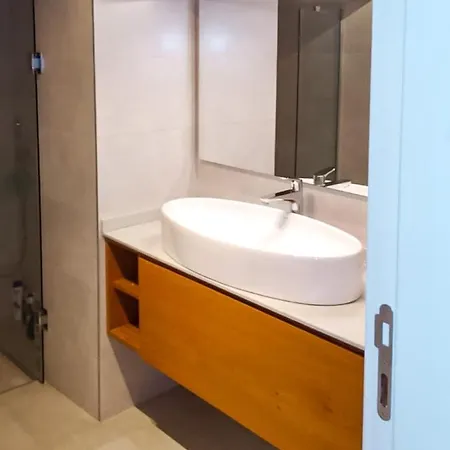 3 Bedroom With Great View Walking Distance To Marina * Яликовак